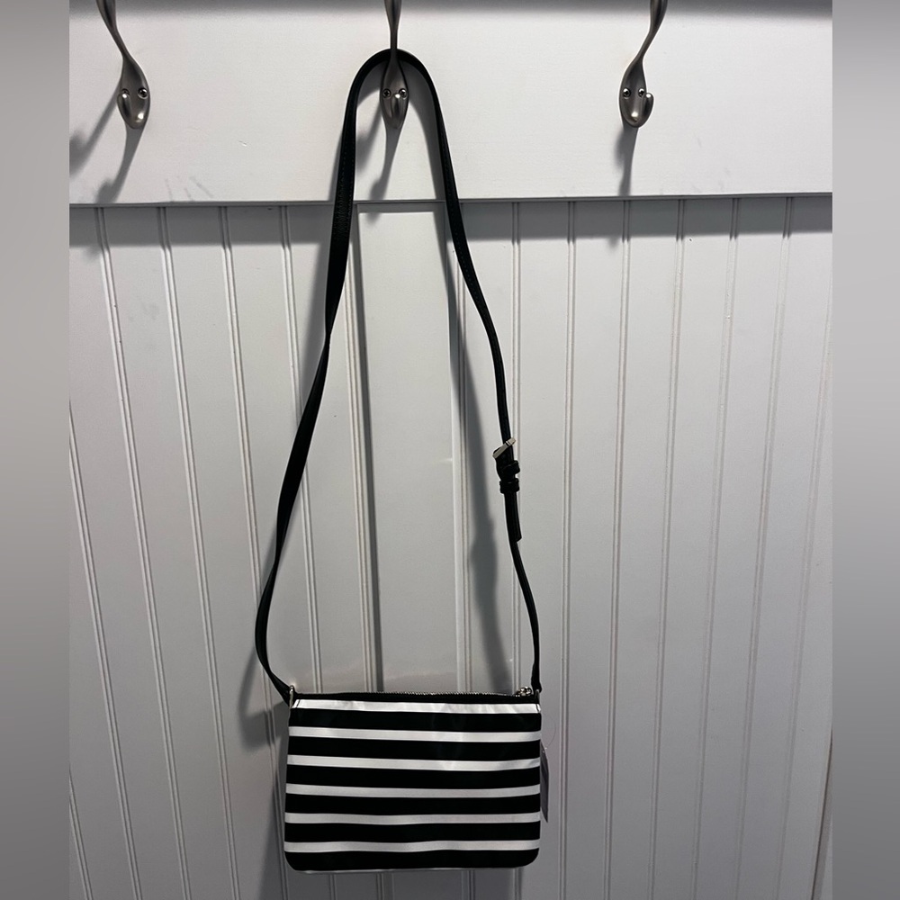 Kate Spade Triple Gusset Crossbody NWT WKRU6220 - Picture 3 of 8